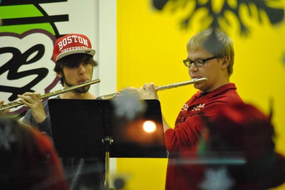 380687_514855988545342_1266540894_n